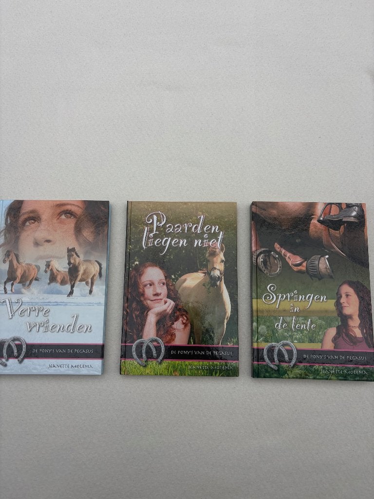 Boeken ‘de pony’s van pegasus’, Ophalen of Verzenden, Zo goed als nieuw, Jeanette Molema
