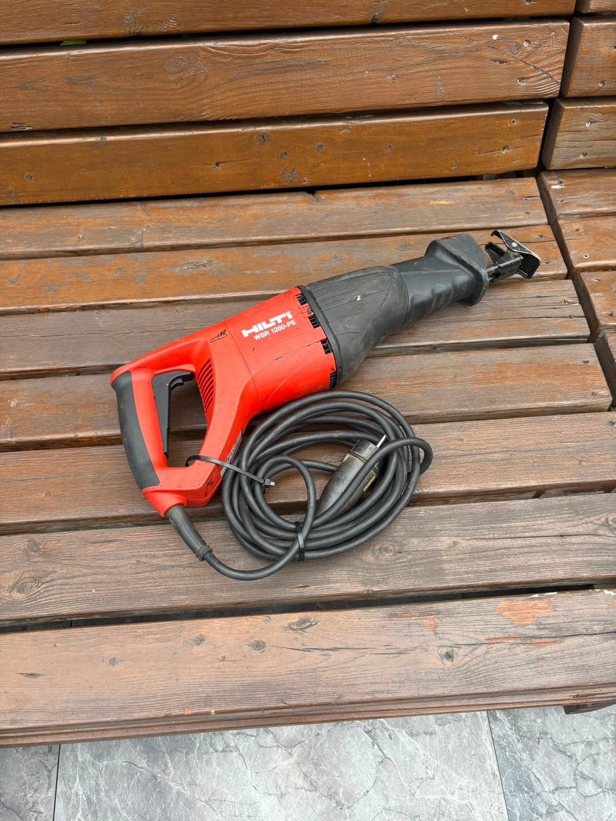 Hilti WSR 1250-PE Reciprozaag - Krachtige Zaagmachine, Ophalen, Gebruikt, 70 mm of meer, Reciprozaag