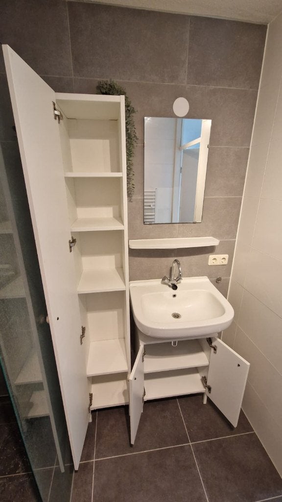 Witte badkamermeubels - hoge kolomkast + wastafelkast, Huis en Inrichting, Ophalen, (Half)hoge kast, Minder dan 50 cm, Gebruikt