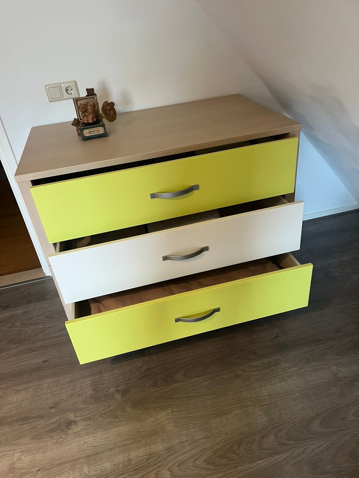 Ledikantje en commode, Ophalen, Zo goed als nieuw, Ledikant