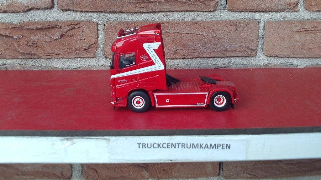 WSI  Volvo  FH4  Globetrotter   van  Harry  Zwier., Ophalen of Verzenden, Nieuw, Bus of Vrachtwagen, Wsi
