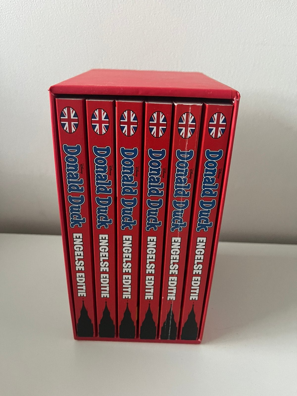 Donald duck verzamelbox met 6 Engelse pockets, Meerdere comics, Ophalen of Verzenden, Zo goed als nieuw, Europa