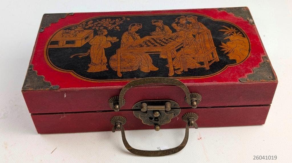schaakspel in koffer chinees, Hobby en Vrije tijd, Gezelschapsspellen | Bordspellen, Ophalen, Zo goed als nieuw
