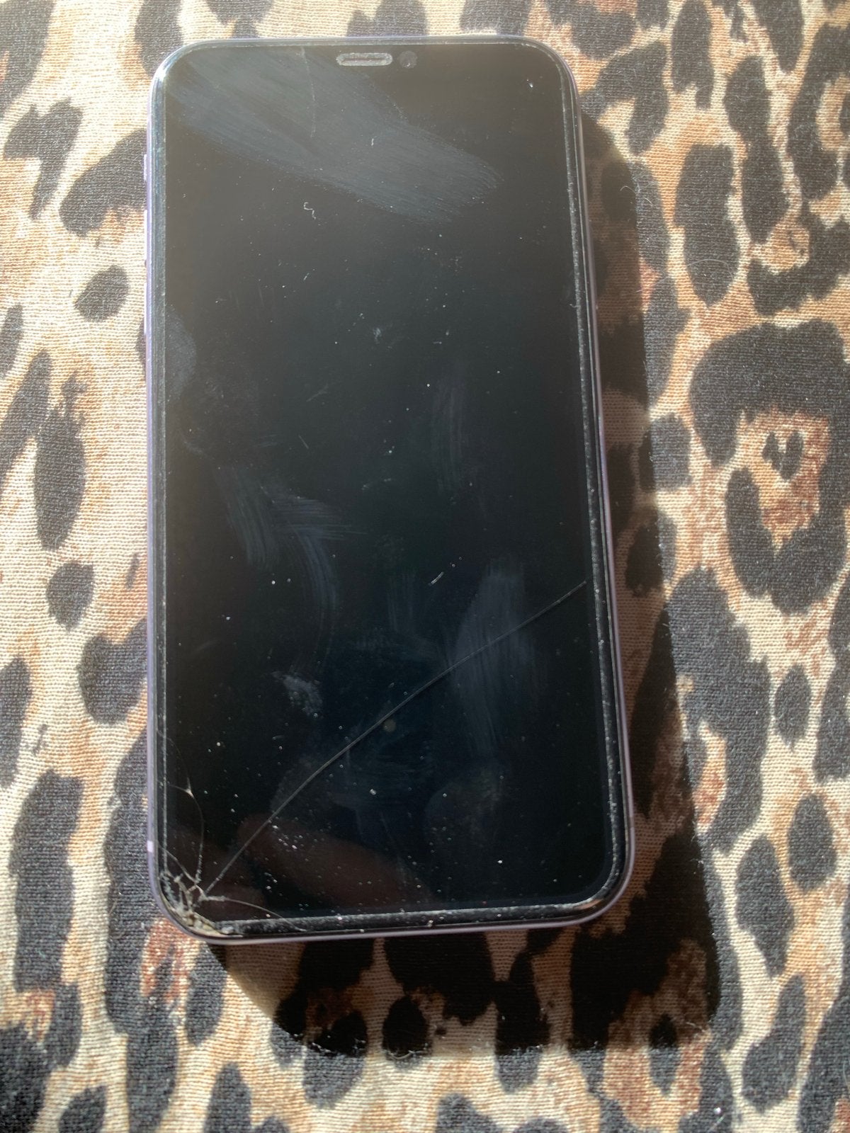 iPhone 11 - Gaat niet aan - Voor onderdelen/reparatie, Ophalen, IPhone 11, 64 GB, Zonder simlock