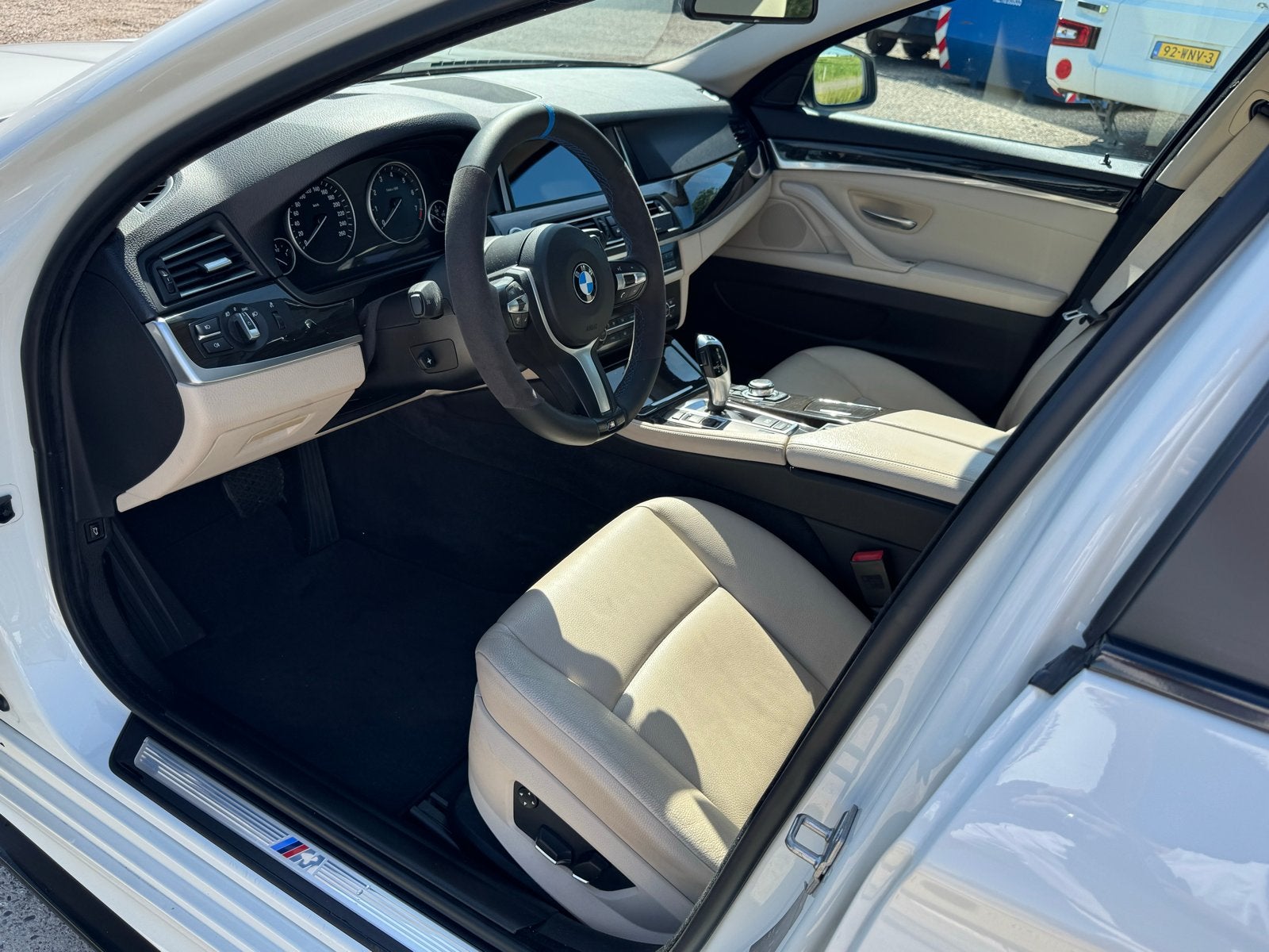 Foto 10 van BMW 535i 390 pk