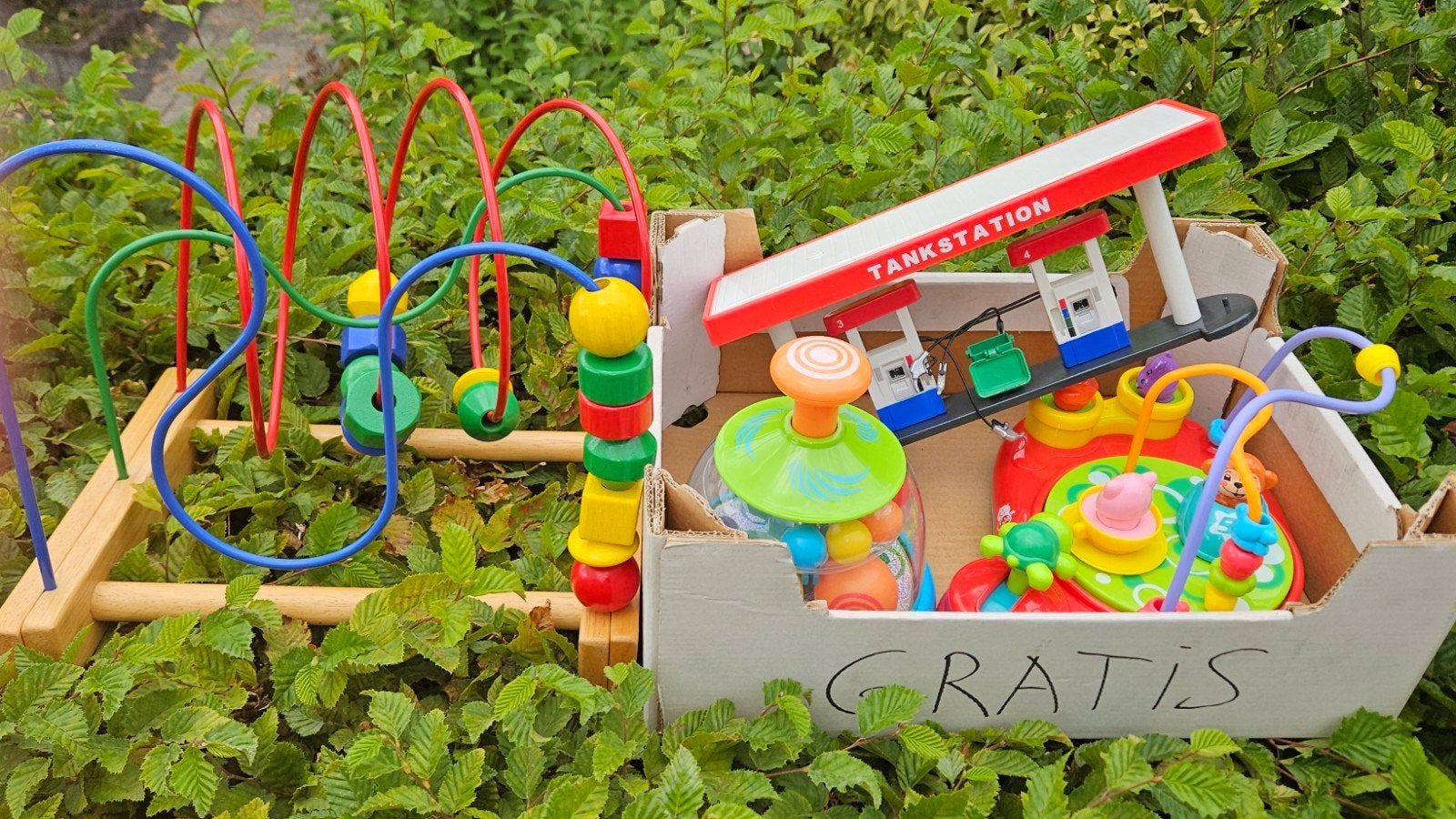 GRATIS speelgoed: tankstation (rest is al weg), Ophalen, Gebruikt