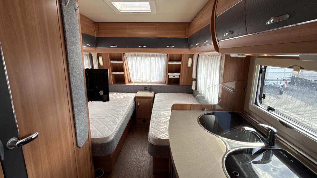 Hobby De Luxe 495 UL bouwjaar 2011 met luifel, Caravans en Kamperen, Caravans, Rondzit, Hobby, Bedrijf, Schokbreker