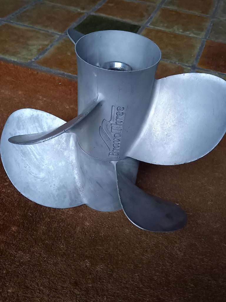 Bravo Three propeller set , 26P, Watersport en Boten, Ophalen of Verzenden, Gebruikt, Motor en Techniek