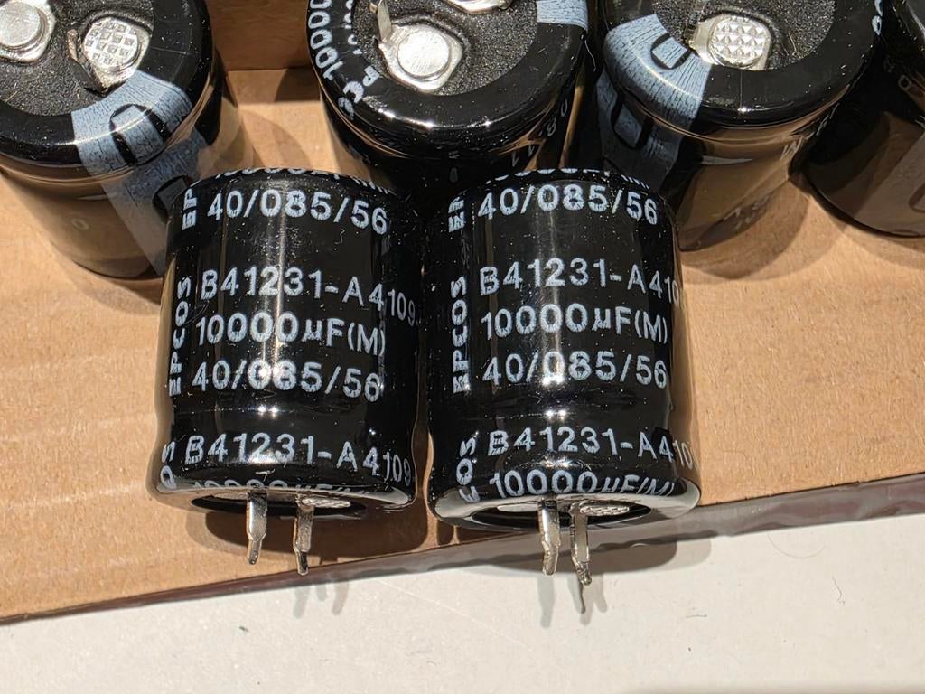 170x 10.000uF 16V  Condensatoren, Hobby en Vrije tijd, Elektronica-componenten, Ophalen of Verzenden