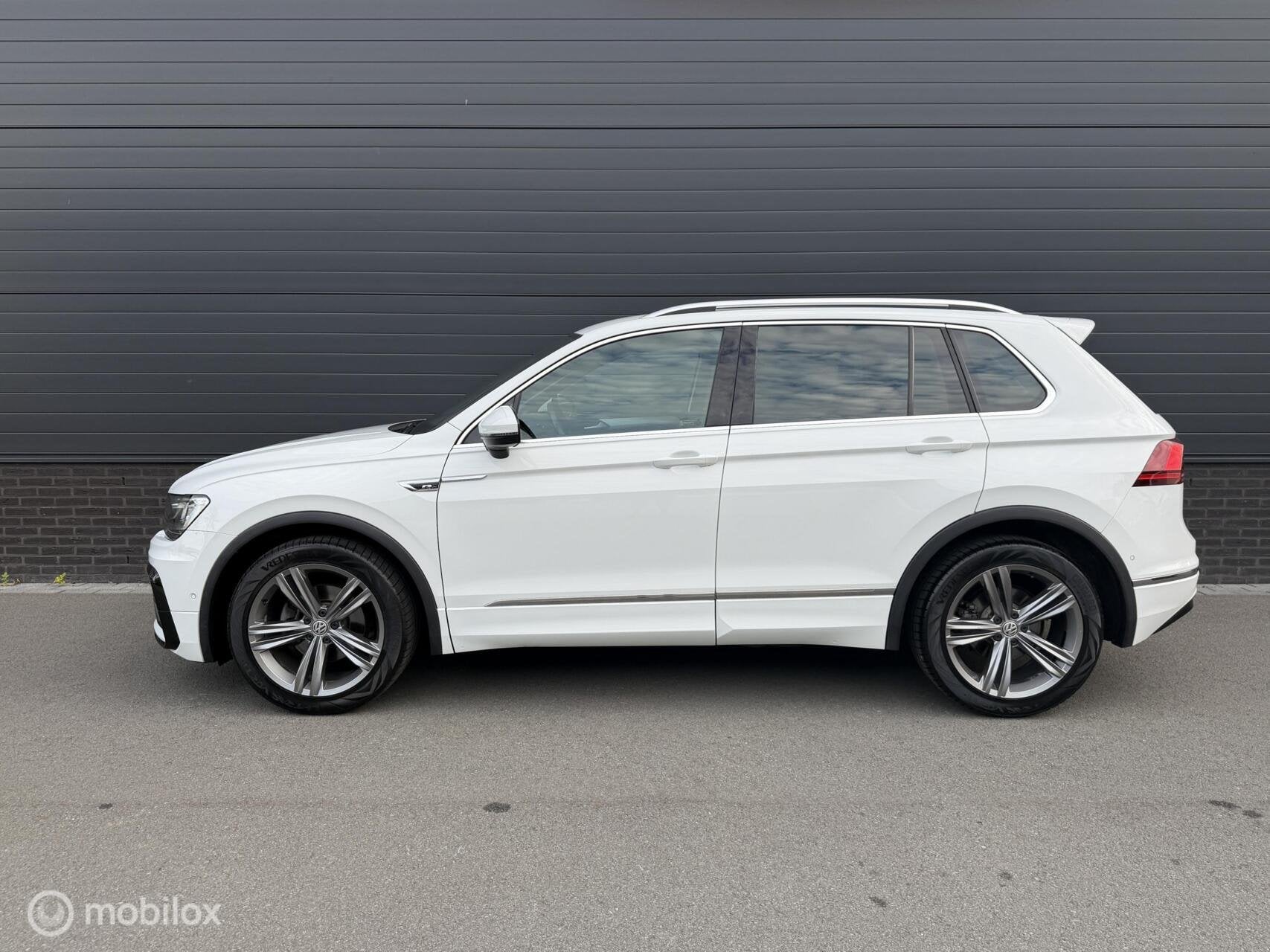 Volkswagen Tiguan 1.5 TSI ACT DSG R-LINE ADABCRUISE*CARPLAY*, 15 km/l, Wit, Origineel Nederlands, SUV of Terreinwagen