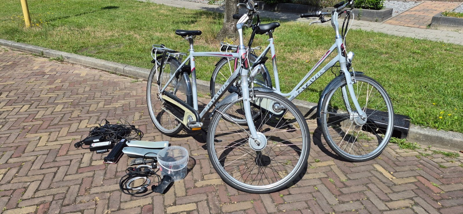 2 defecte Batavus Fuego e-bikes met extra onderdelen, Fietsen en Brommers, Elektrische fietsen, Ophalen