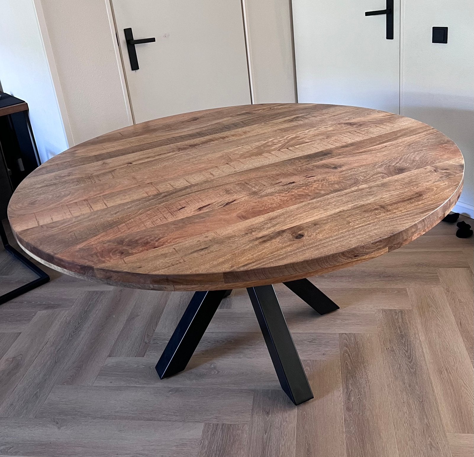 Eettafel madison rond mangohout 150cm, Ophalen, Zo goed als nieuw, Rond, 100 tot 150 cm