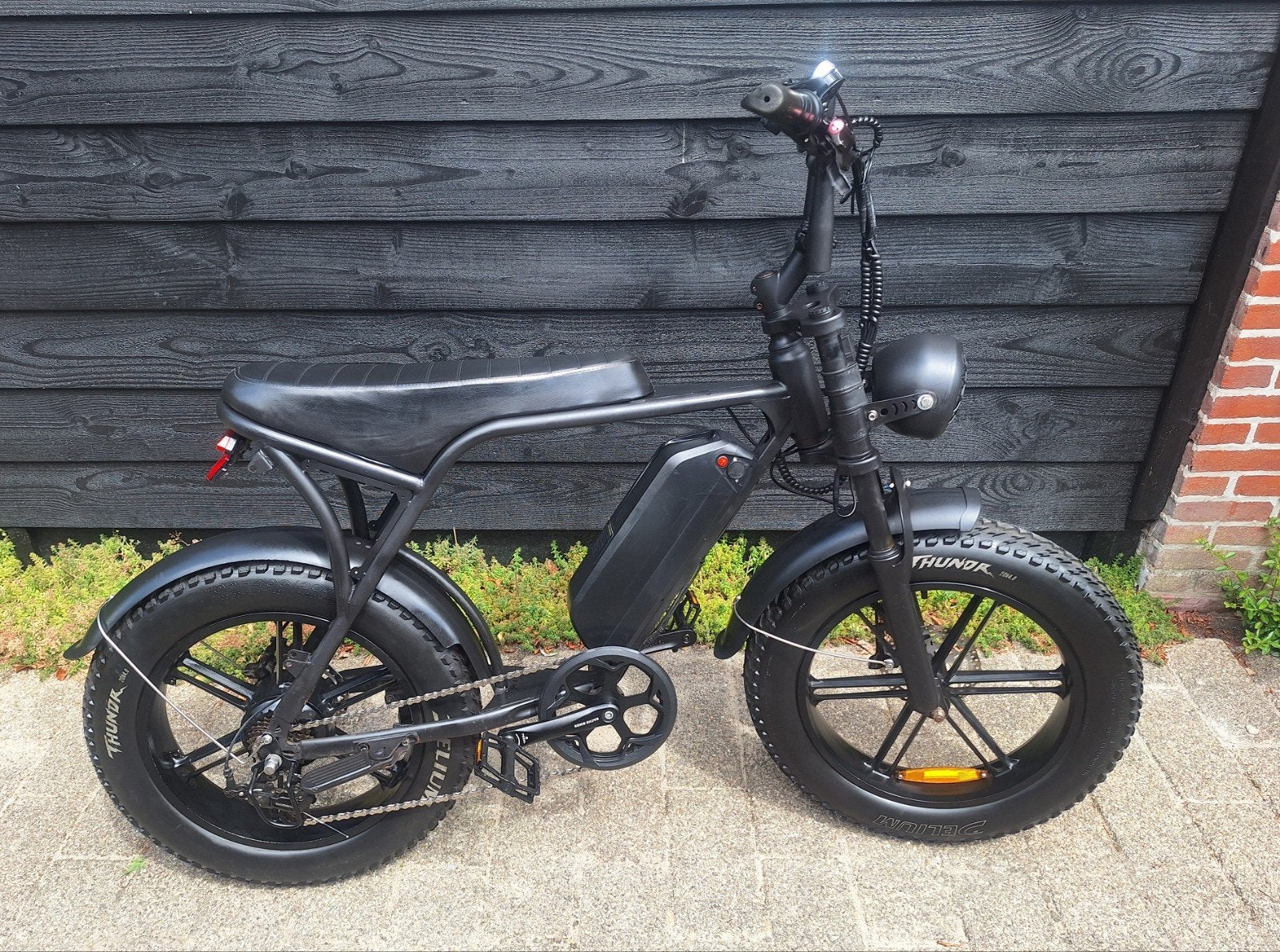 Ouxi V8 Topstaat heel veel nieuwe onderdelen zie omschrijvin, Zo goed als nieuw, 59 cm of meer, 50 km per accu of meer, Ophalen