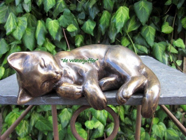 006* Bronzen slapende poes (Boven €75 geen verzendkosten), Ophalen of Verzenden, Nieuw, Overige materialen, Dierenbeeld