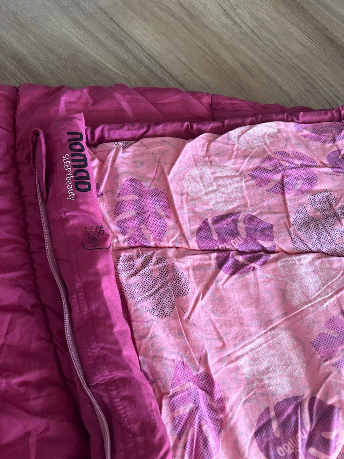 Nomad SLEEPYbeauty slaapzak - Roze/Paars, Caravans en Kamperen, Slaapzakken, Ophalen, Gebruikt