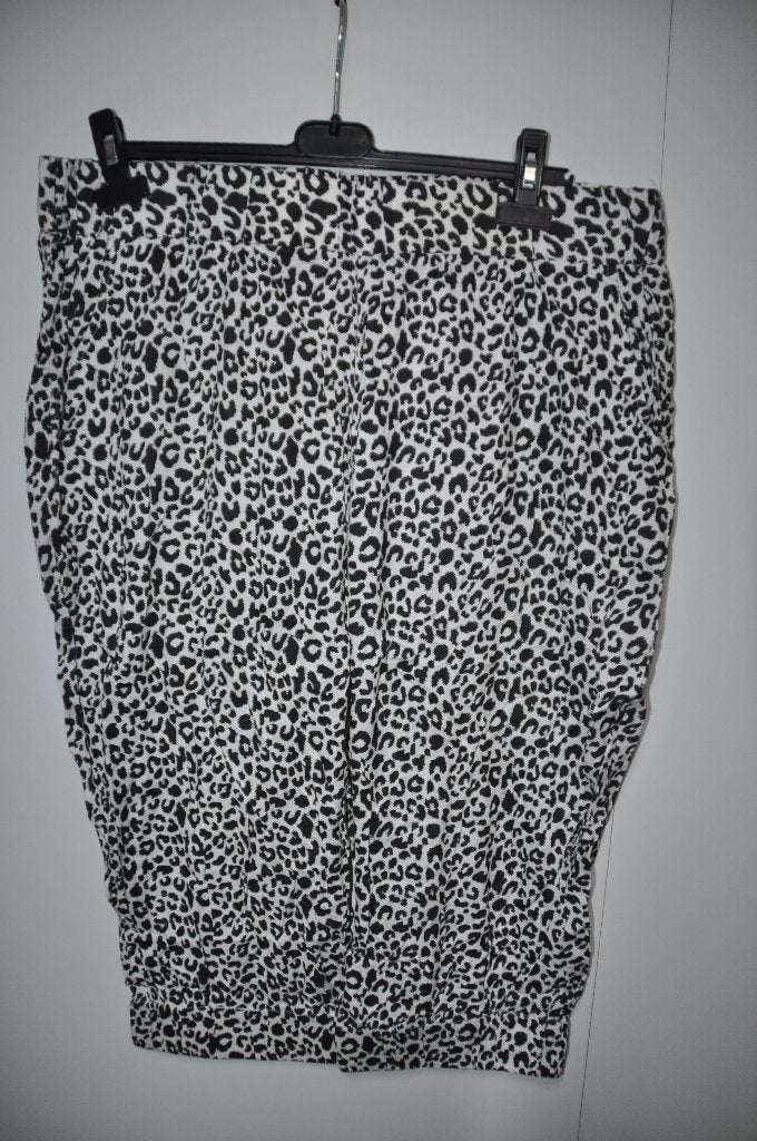 LP7 Mooie broek maat 48 zwart Wit, Ophalen of Verzenden, Zo goed als nieuw, Zwart, Broek of Spijkerbroek