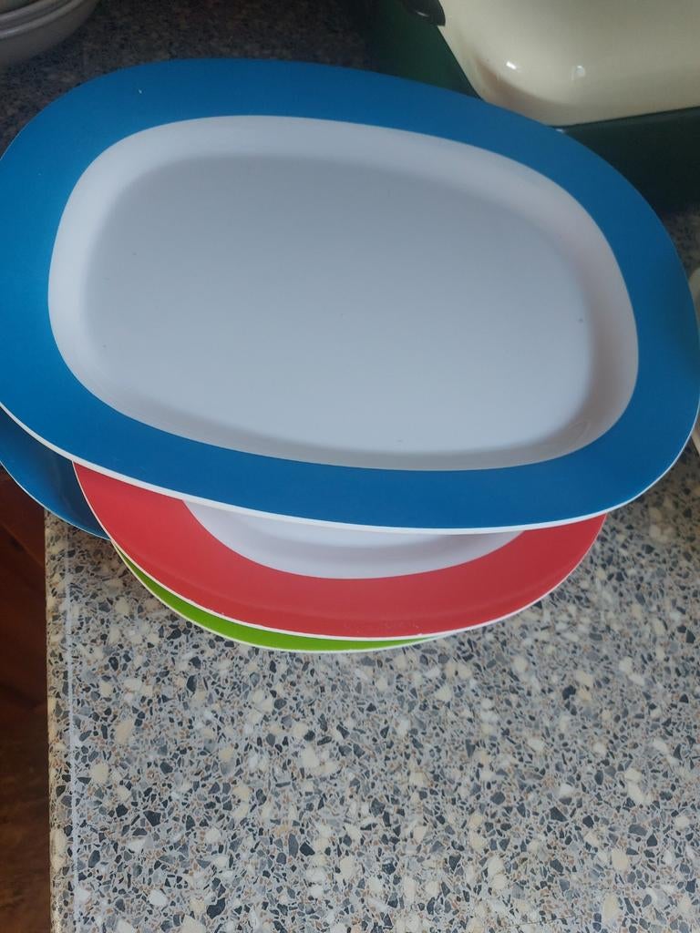 5 plastic borden / schalen in diverse kleuren, Huis en Inrichting, Overige materialen, Gebruikt, Ophalen of Verzenden, Schaal of Schalen