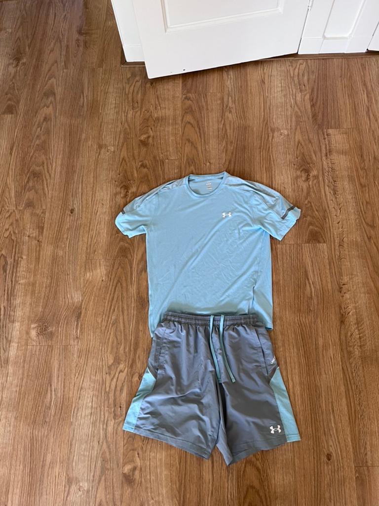 Under Armour setje, Ophalen of Verzenden, Zo goed als nieuw, Maat 48/50 (M)