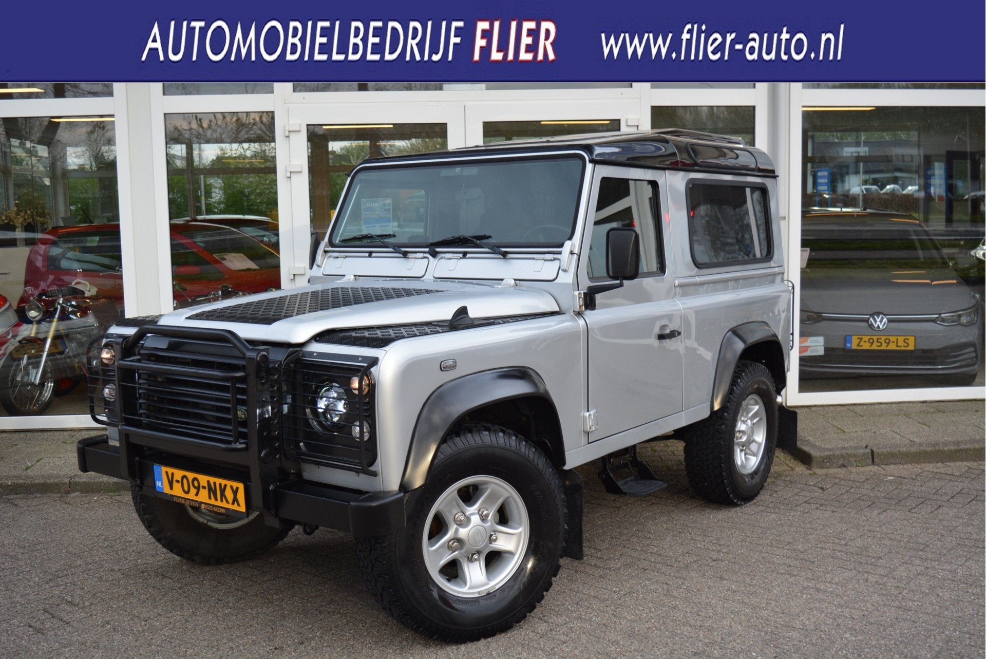 Land Rover Defender 2.5 Td5 SW 90" SE | NAP | Airco | LED |, Auto's, Zwart, 1885 kg, 2495 cc, 122 pk
