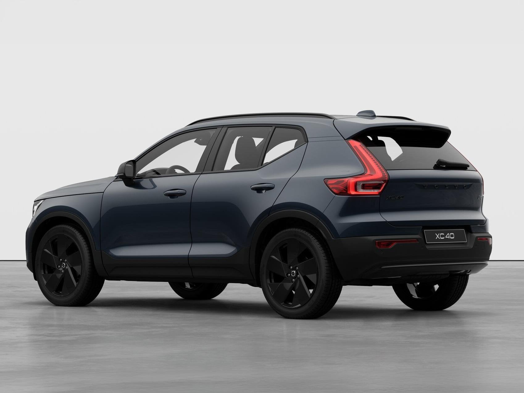 Volvo XC40 2.0 B4 Plus Black Edition Europa / Panorama dak /, Auto's, 4 cilinders, 1969 cc, Blauw, Nieuw