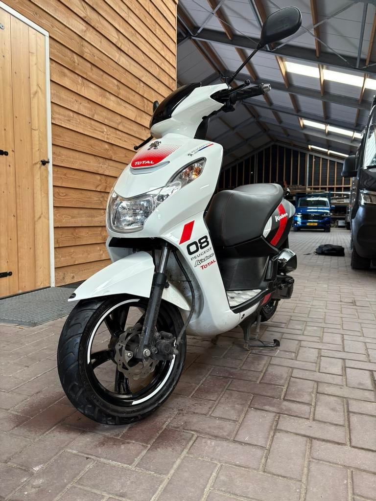 Peugeot kisbee rs, Fietsen en Brommers, Scooters | Peugeot, Ophalen, Overige modellen, Maximaal 45 km/u, Nieuw