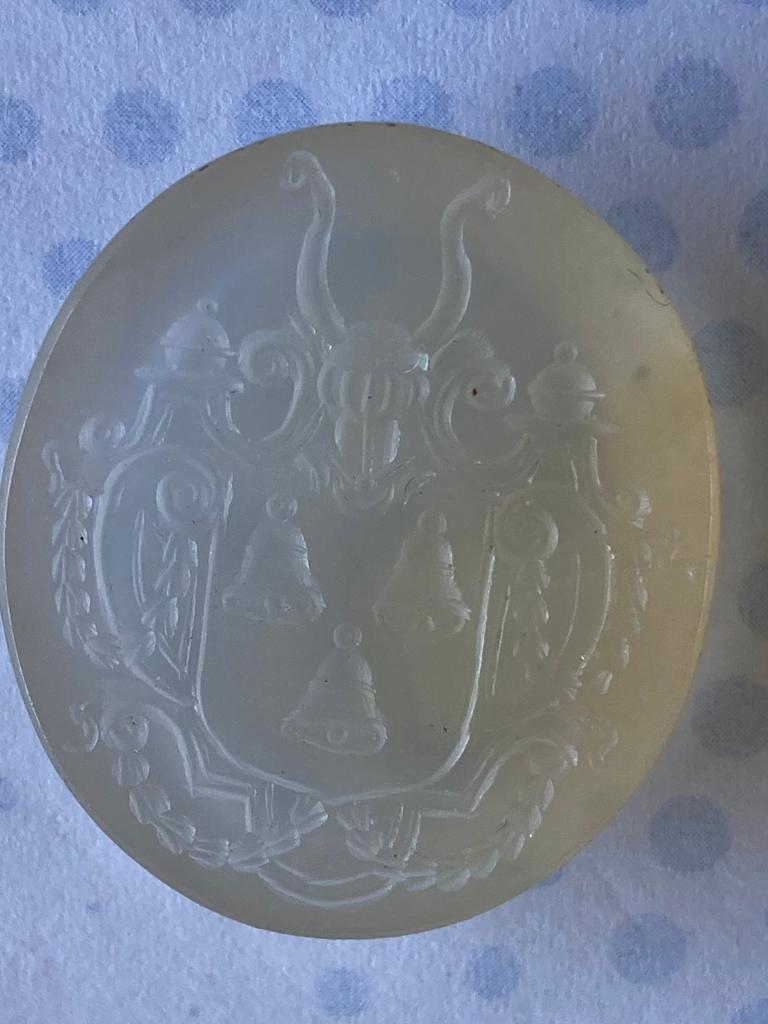 Ovale melksteen met gegraveerd familiewapen, Overige typen, Overige onderwerpen, Minder dan 20 cm, Ophalen of Verzenden