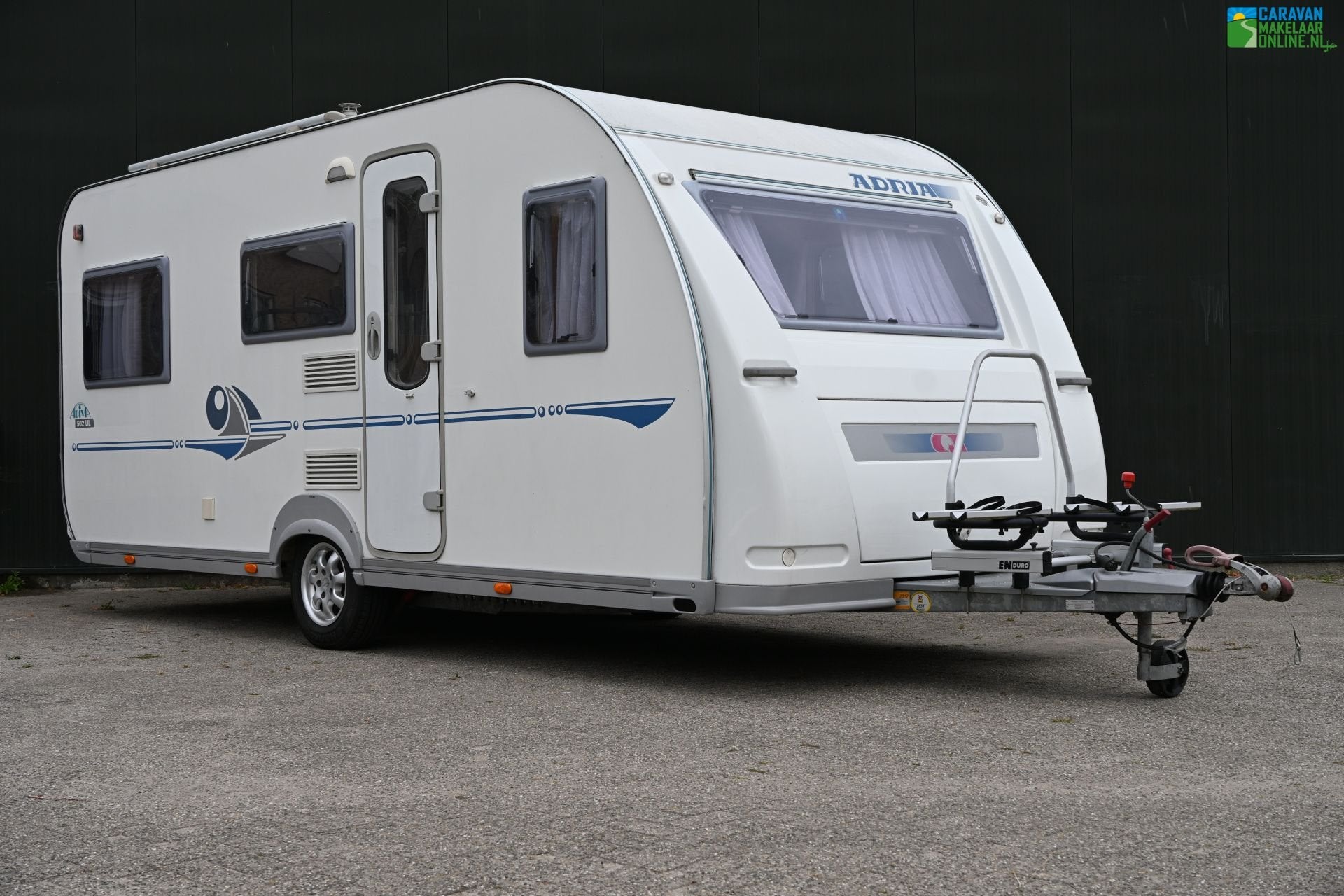 Adria Adiva 502 UL, Rondzit, Bedrijf, Kachel, Adria