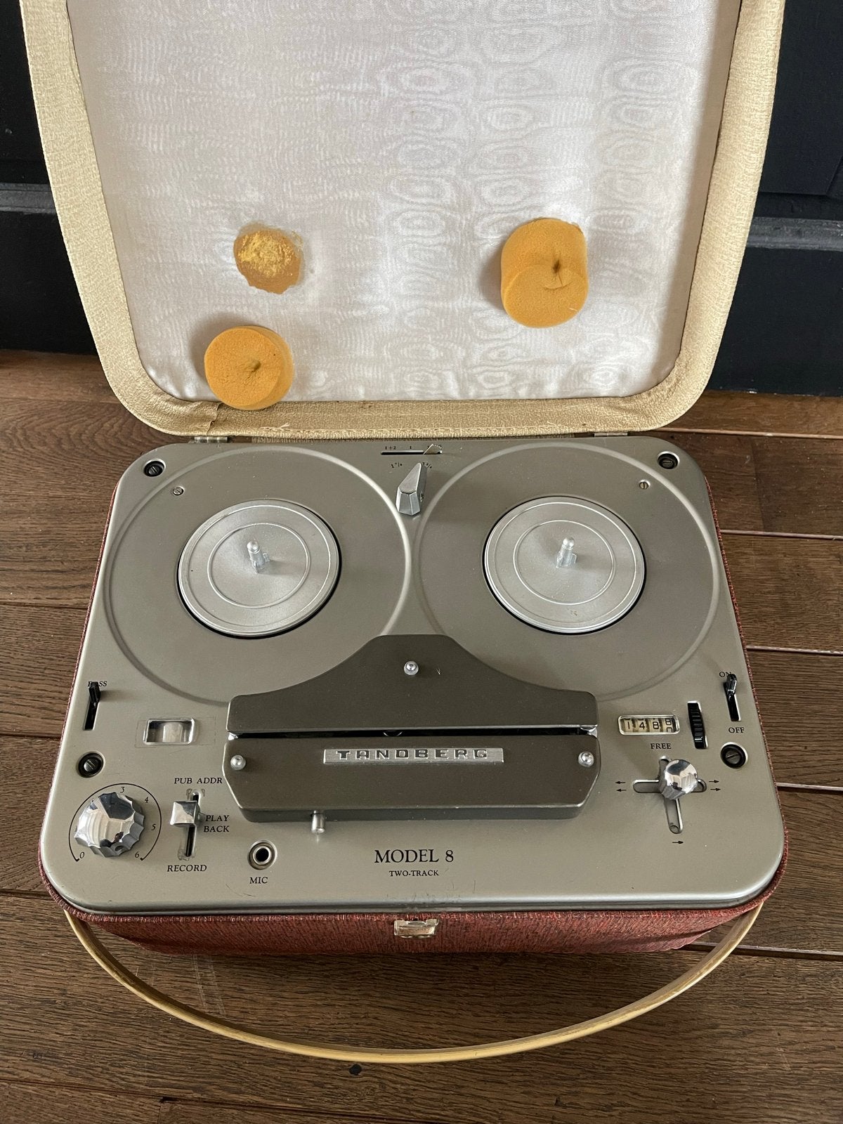 Tandberg Model 8 2-sporen bandrecorder in koffer, Audio, Tv en Foto, Bandrecorders, Ophalen of Verzenden, Bandrecorder