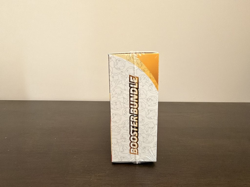 Foto 4 van Pokémon 30th Anniversary Booster Bundle – Sealed