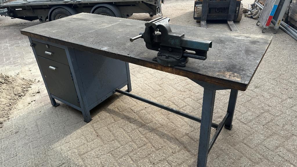 Werkbank inclusief heuer front bankschroef, Doe-het-zelf en Verbouw, Werkbanken, Ophalen, Gebruikt, 170 cm of meer, Bankschroef