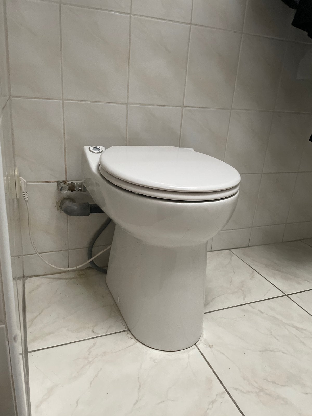 Sanibroyeur toilet met vermaler, Ophalen, Gebruikt, Toilet