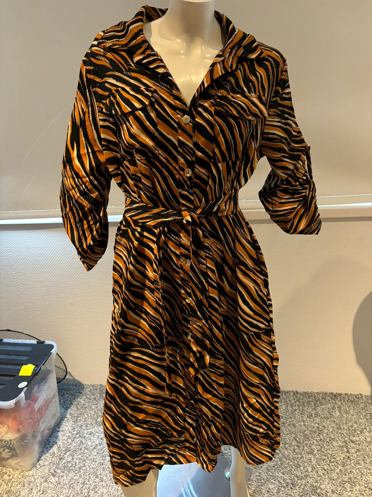 Liquorish jurk met knoopjes en riem maat xl, Bruin, ., Maat 46/48 (XL) of groter, Ophalen of Verzenden