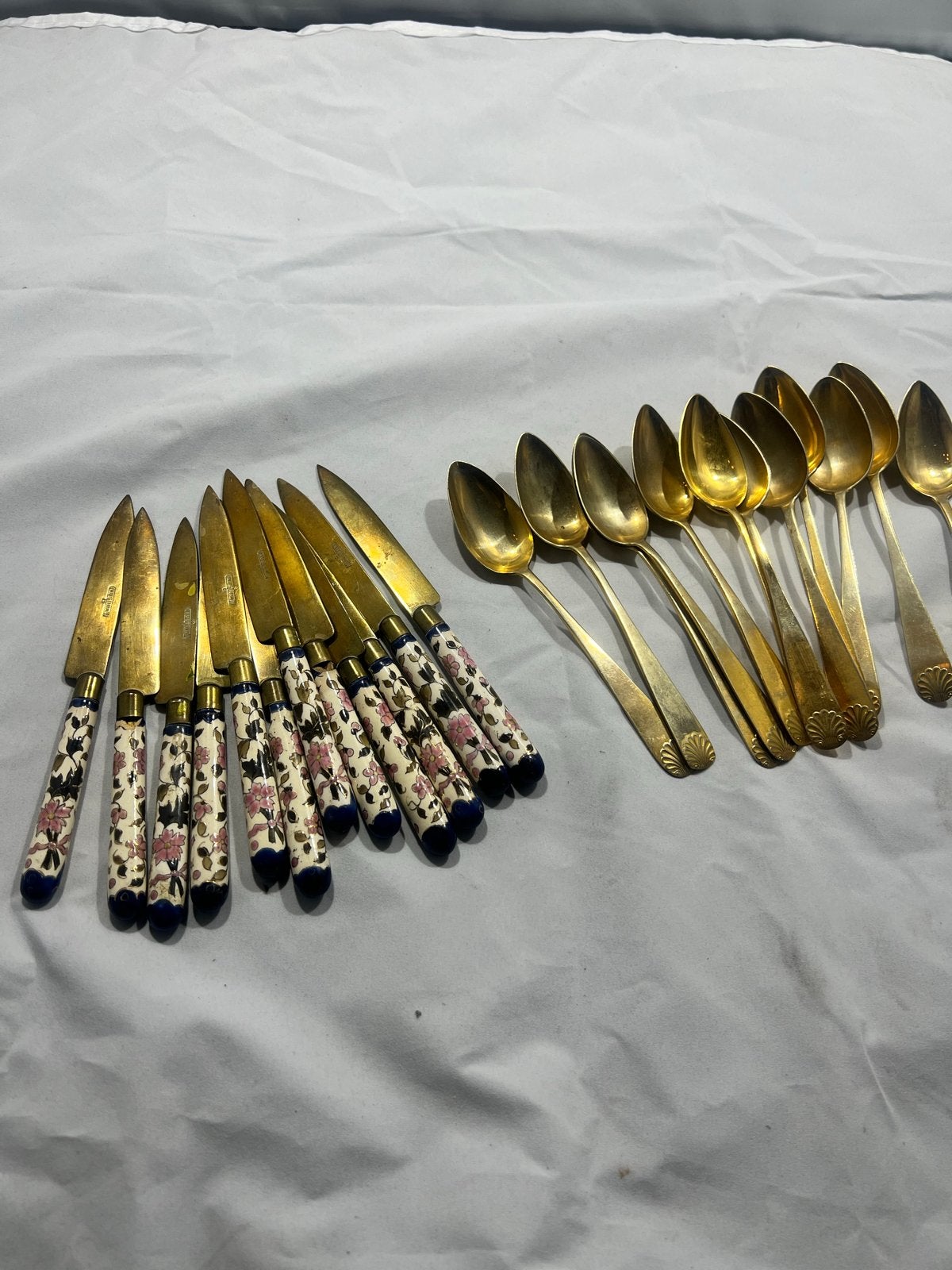 Vintage Bestekset: 12 Messen met Bloemmotief & 12 Gouden Lep, Ophalen of Verzenden