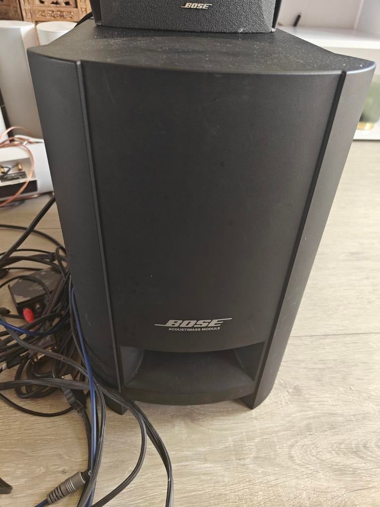 Bose Acoustimass Module met twee kleine speakers, Ophalen