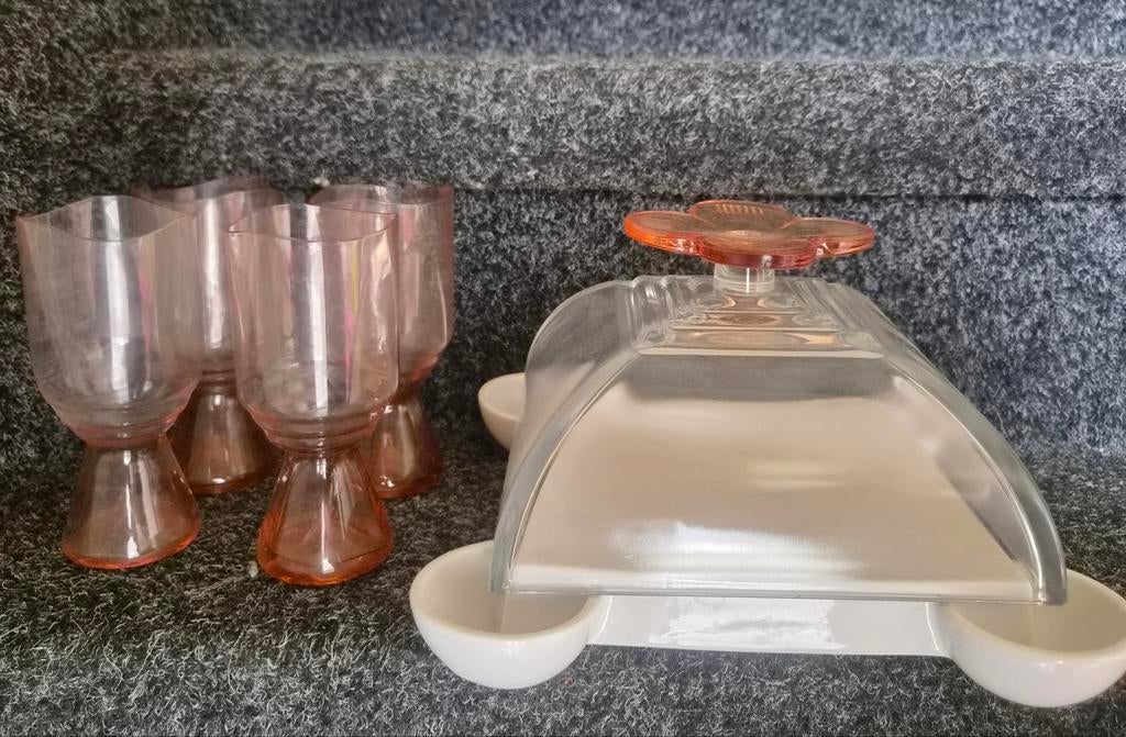 Borek sipek glazen en borek sipek kaasstolp metbloem, Antiek en Kunst, Antiek | Glas en Kristal, Ophalen of Verzenden