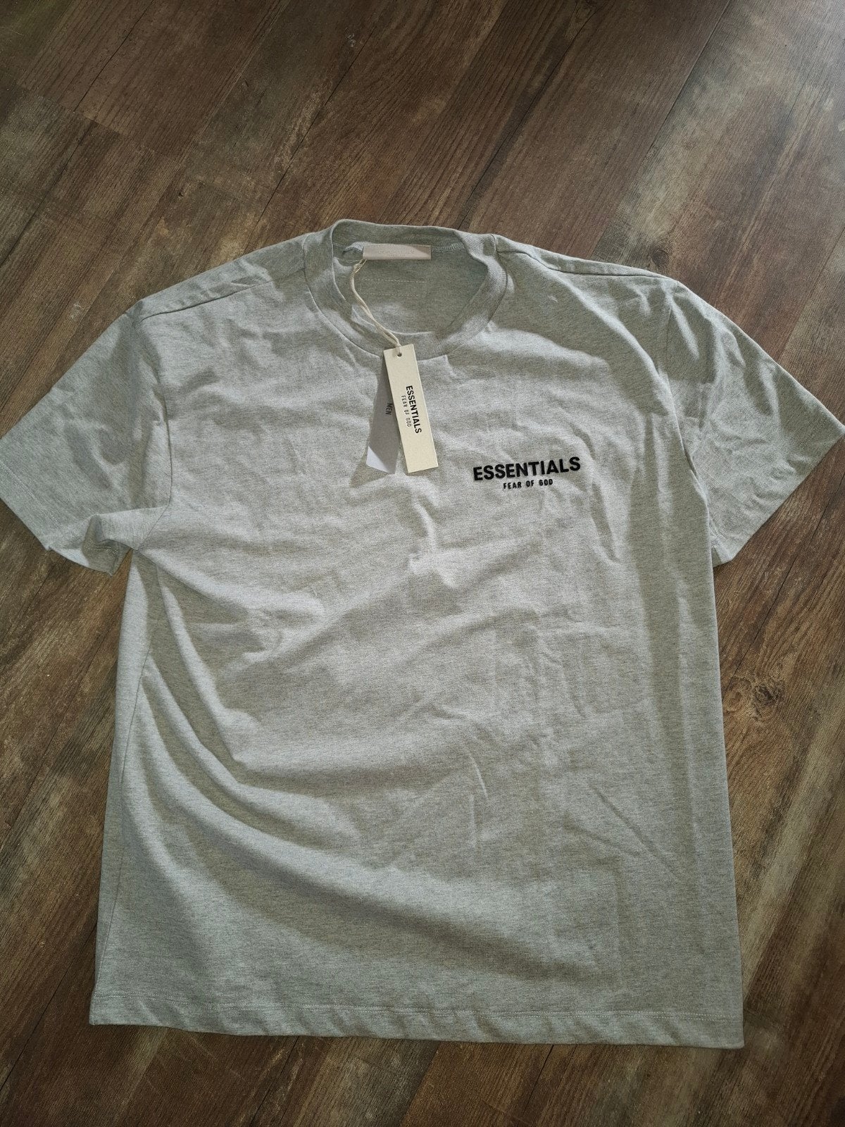 Nieuw Essentials T-shirt Maat M, Kleding | Heren, Maat 48/50 (M), Nieuw, Ophalen of Verzenden, Grijs