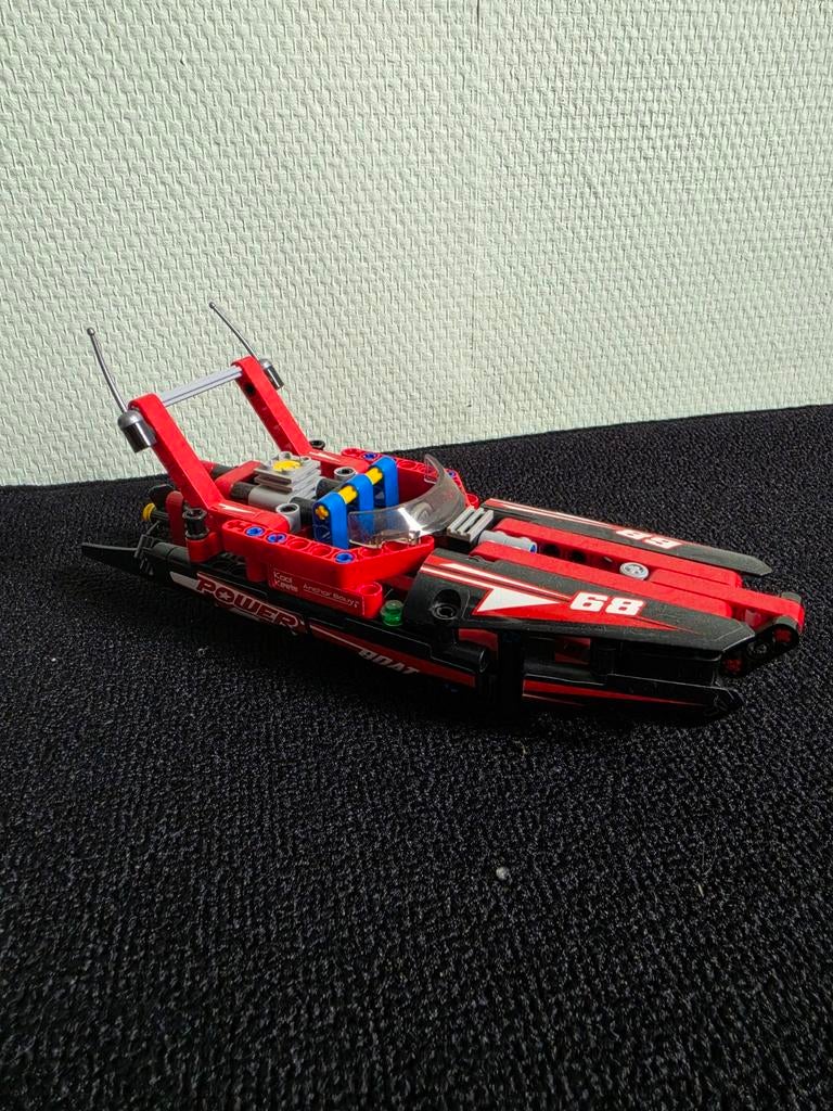 Lego technic power boat - 42089, Kinderen en Baby's, Speelgoed | Duplo en Lego, Zo goed als nieuw, Lego, Complete set, Compleet