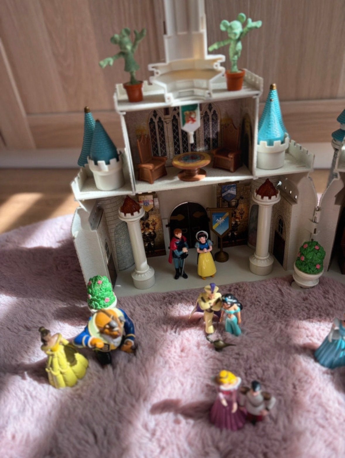 Disney Princess Kasteel met poppen en accessoires, Kinderen en Baby's, Ophalen of Verzenden, Gebruikt, Poppenhuis