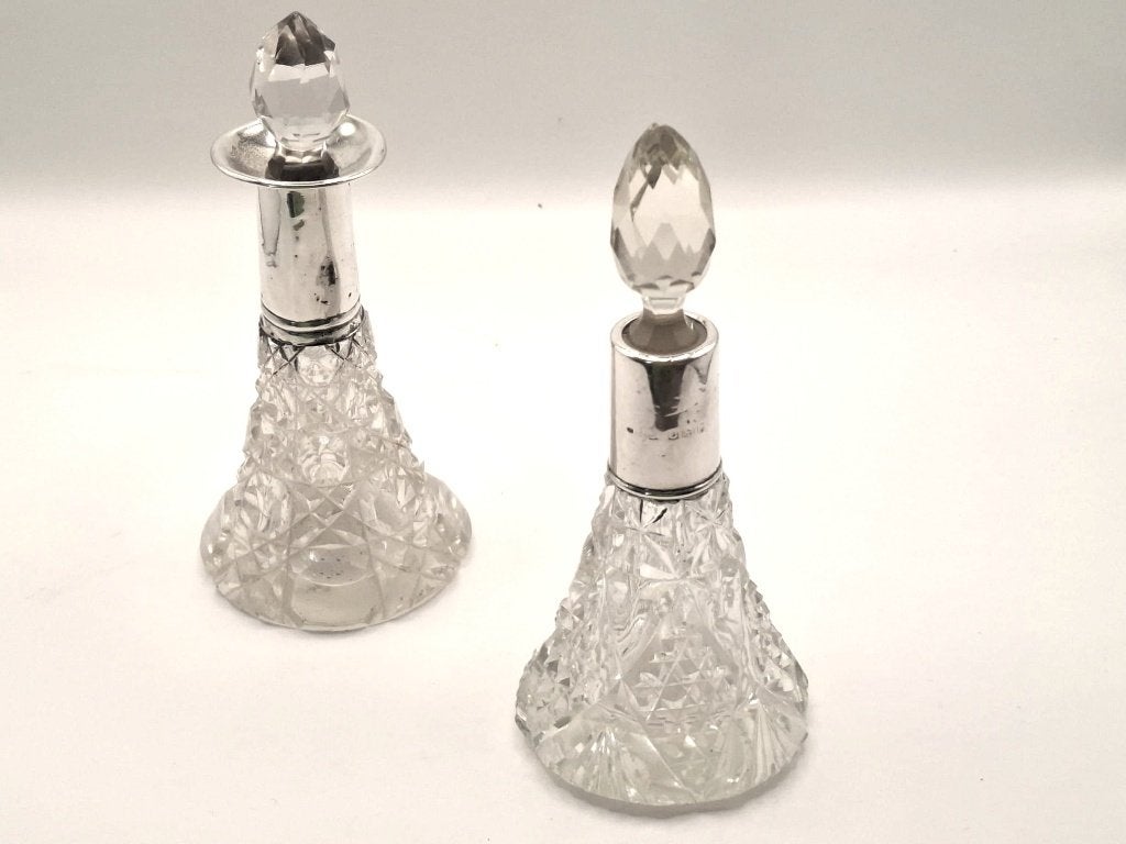 2 stuks antiek geslepen kristal parfumflesjes., Ophalen of Verzenden