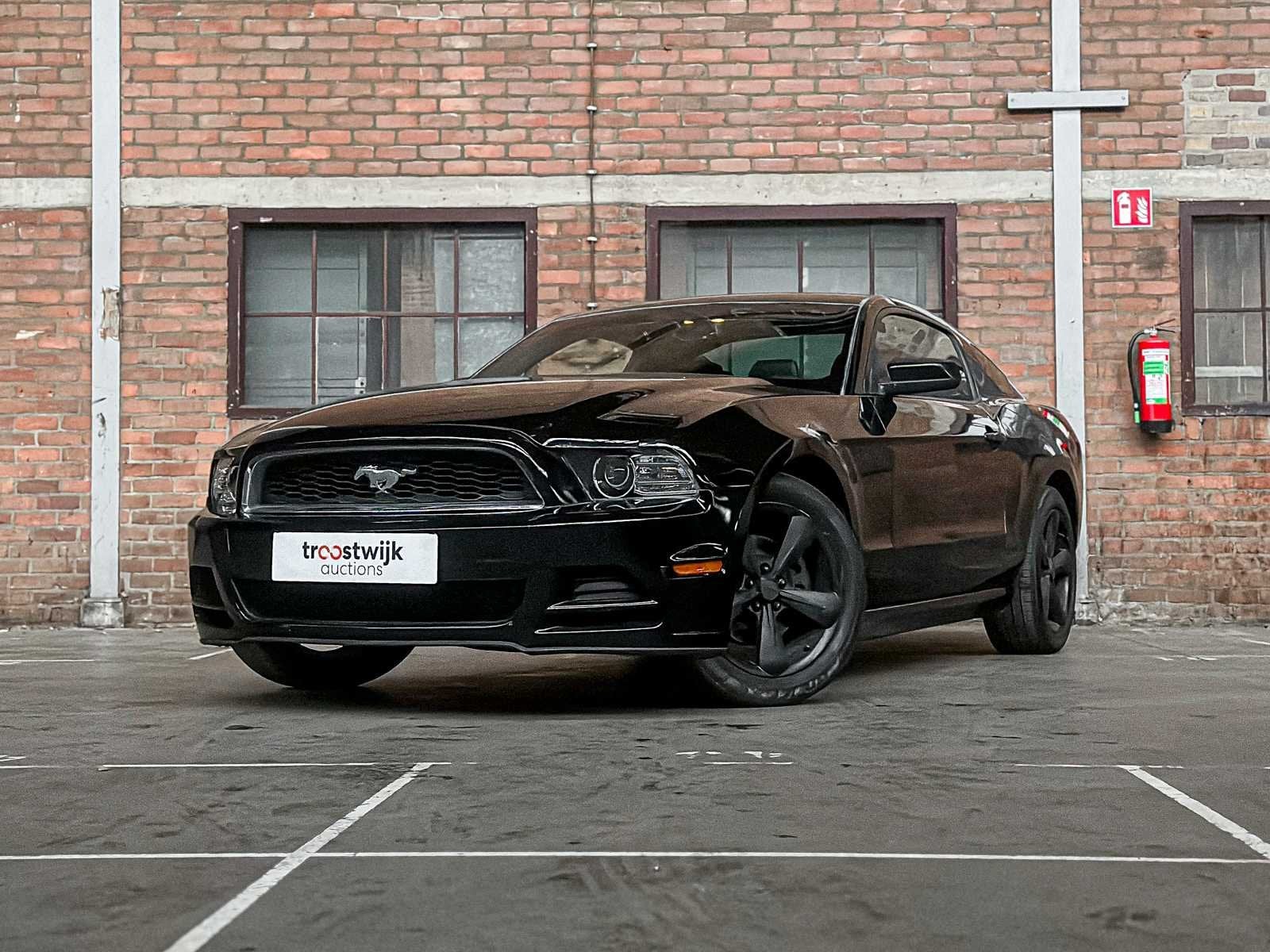 Ford Mustang 3.7 V6 305pk 2013 Coupe, Auto's, Automaat, Gebruikt, Cabriolet, Bedrijf
