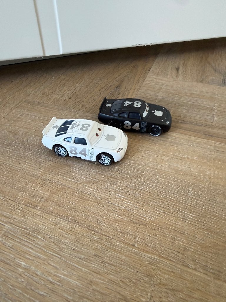 Heel goed 2x zwart wit Disney Pixar Car iCar #84 auto set, Ophalen of Verzenden