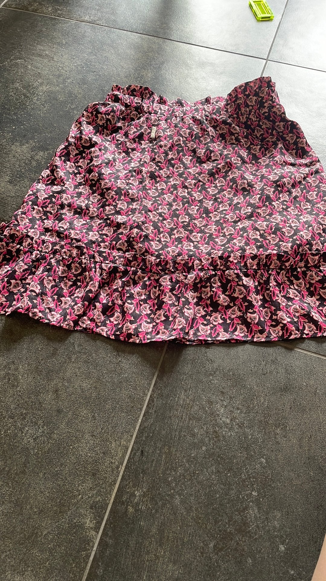 AI & KO Zwart/Roze Bloemenrokje Maat 176, Kinderen en Baby's, Kinderkleding | Maat 170, Ophalen, Gebruikt, Meisje, Jurk of Rok