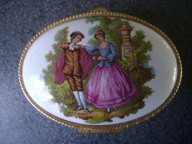 oud pillen doosje met mooie afbeelding, Ophalen