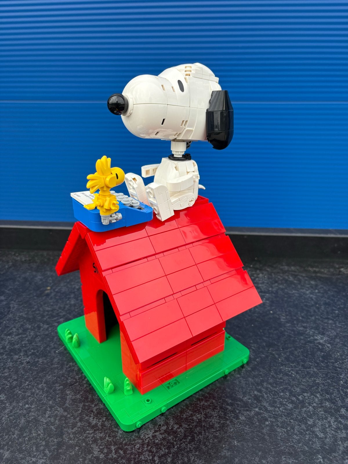 LEGO Ideas 21368 Snoopy's Hondenhok - Nieuwstaat, Ophalen of Verzenden, Zo goed als nieuw, Overige merken