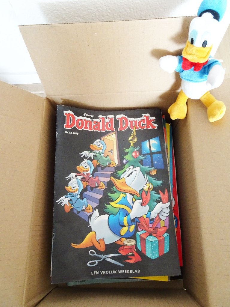 Donald Duck complete jaargang 2019 abonnee, Boeken, Gelezen, Ophalen of Verzenden, Donald Duck, Meerdere stripboeken