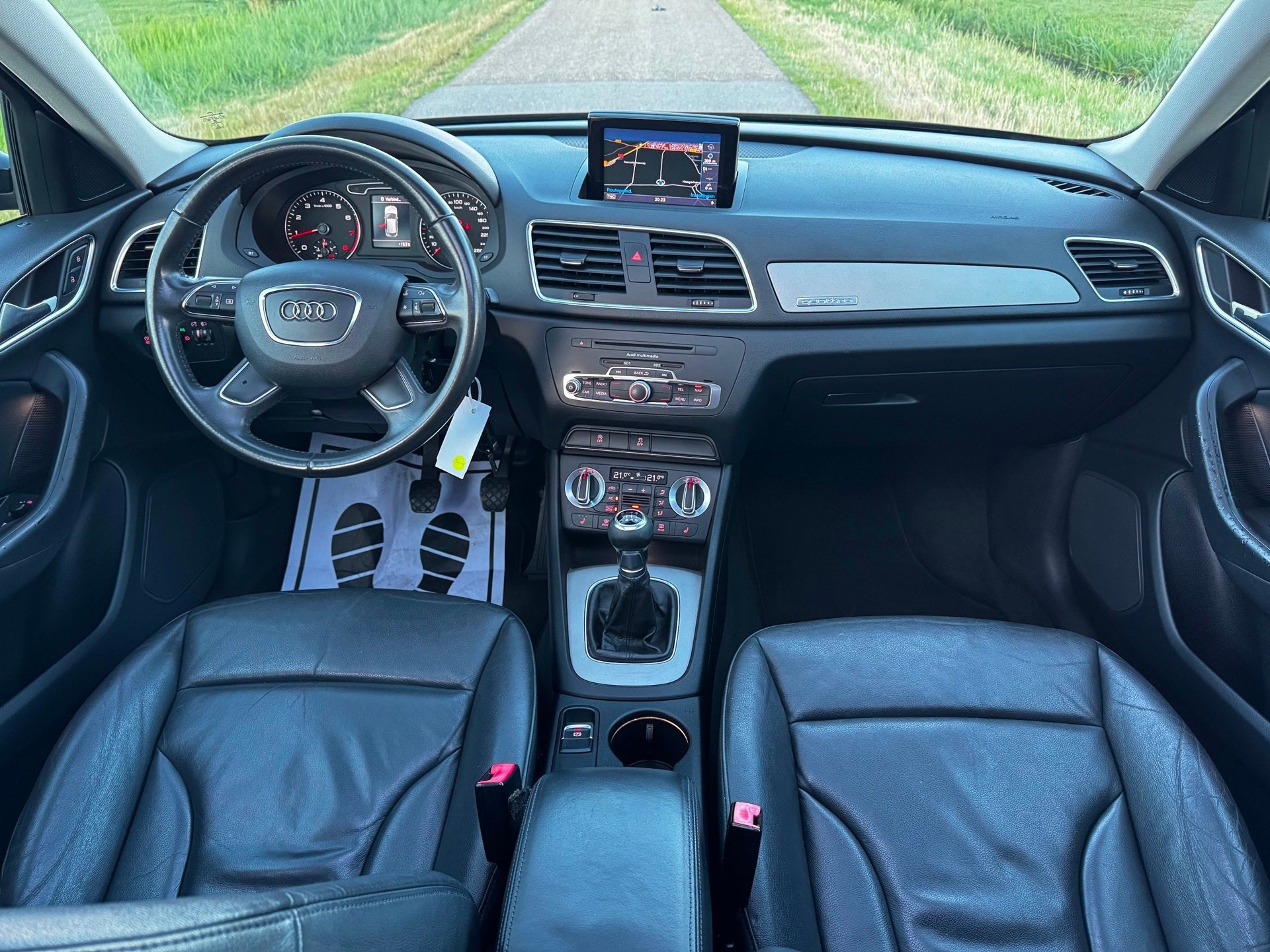 Audi Q3 2.0 TFSI quattro Pro Line|6BAK|PANO|NAVI|PDC|LEDER|S, Auto's, Keurmerk '100% Onderhouden', 4 cilinders, 1984 cc, Zwart