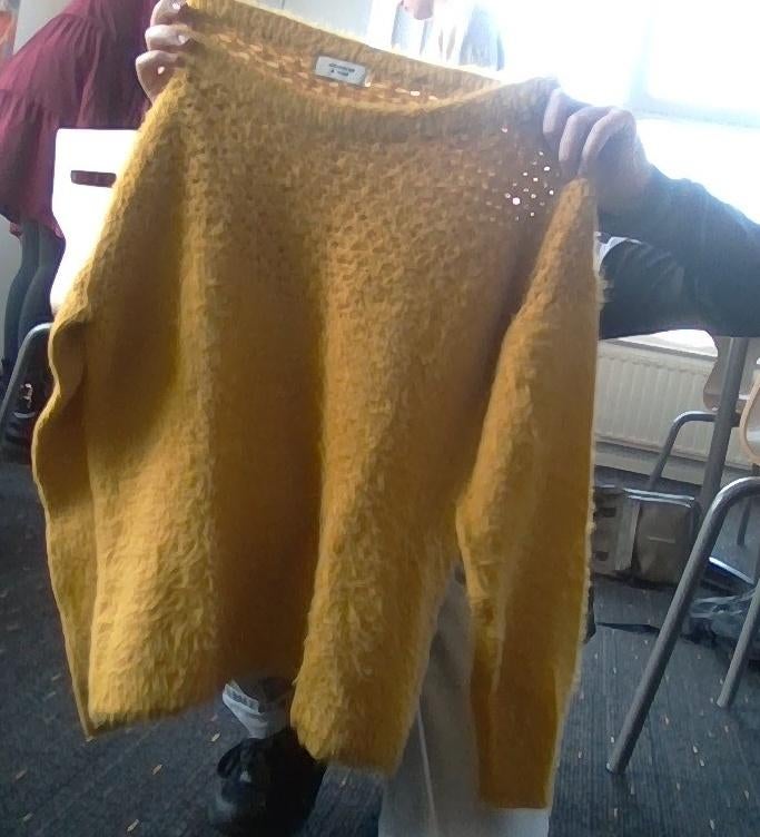 een mooi meiden vest maat S, Ophalen, Geel, Maat 36 (S), Gedragen