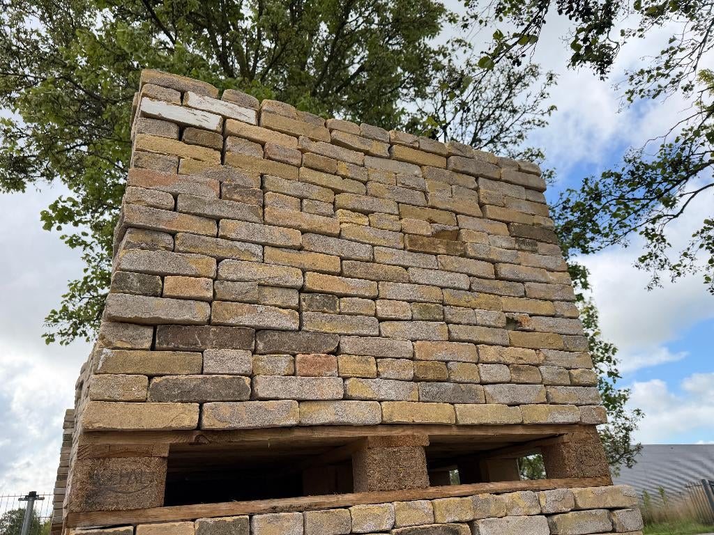 Metselsteen geel vormbak 40000 stuks uit 1 partij 18x4.5x9cm, Ophalen, Gebruikt, Bakstenen, Info@walstra.nl