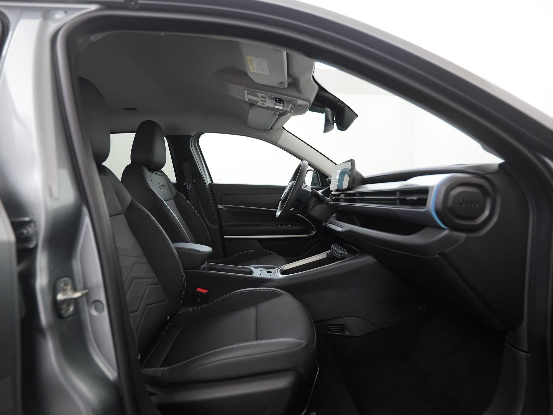 Jeep Avenger Summit 54 kWh 3 fase | Camera | Carplay | Blind, Auto's, Jeep, 334 min, 156 pk, SUV of Terreinwagen, 1495 kg