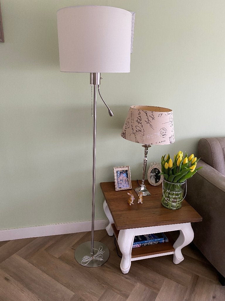 Vloerlamp met leesspotje* nieuwstaat!!, Huis en Inrichting, Ophalen, Nieuw, Metaal, Modern